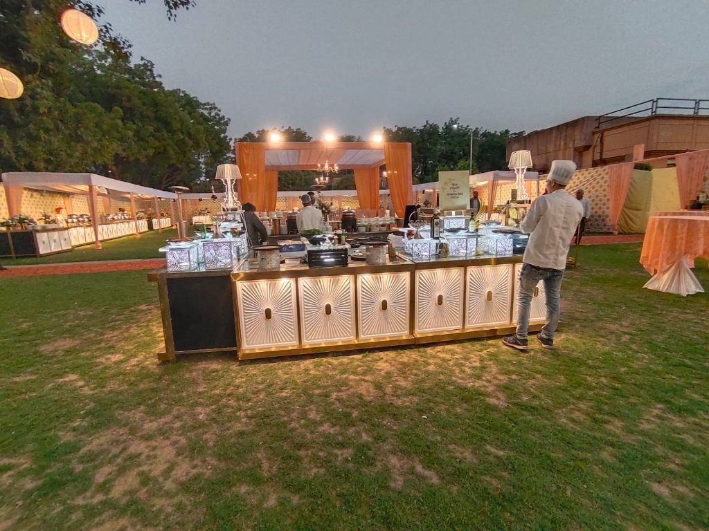 Uniformed Chefs & Interactive Live Counters